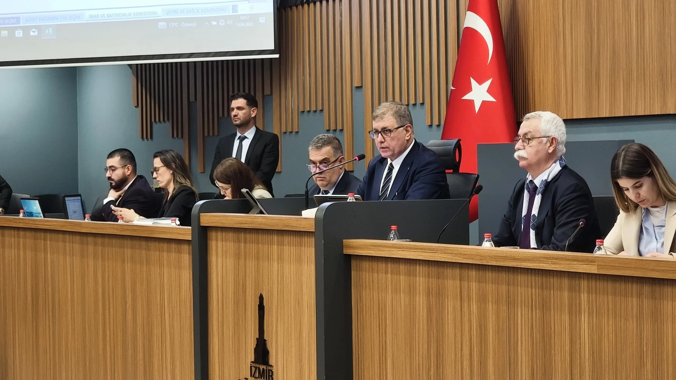 Başkan Tugay, Karabağlar’daki dönüşüm süreci ile ilgili AK Parti İzmir