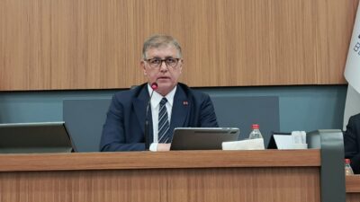 30 yaş üzerindeki bir öğrencinin toplu taşımadaki indirimden yararlanamaması sorusu