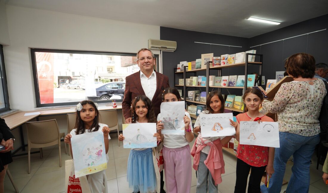 Kırlangıç Yaşam Merkezi’nde açılışı gerçekleştirilen Oktay Ekinci Karikatürlü Ev ve