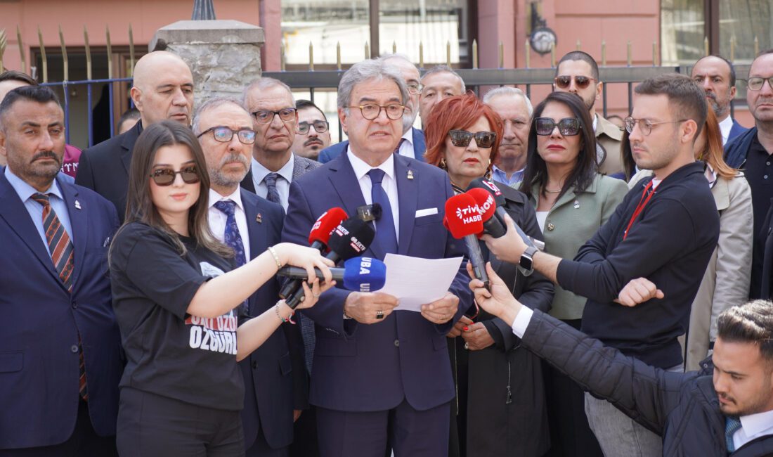 Ümit Özdağ’a Özgürlük Zafer Partisi Genel Başkanı Prof. Dr. Ümit Özdağ’ın esaretinin 86’ncı