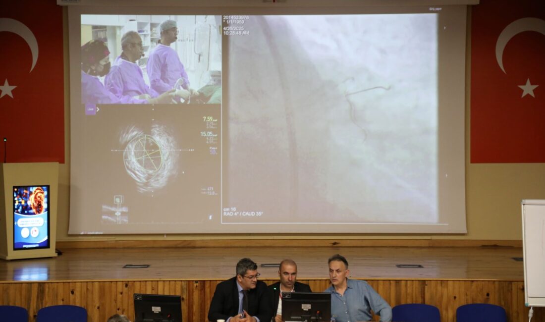 Çiğli Eğitim ve Araştırma Hastanesi’nden Kompleks PCI Toplantısı pek çok