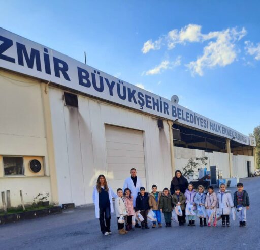Yuvamız İzmir’in çocukları hem kenti hem hayatı tanıyor