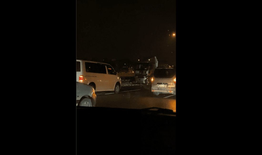 İzmir’in Bayraklı ilçesinde, İzmir Şehir Hastanesi ve Westpark AVM önünde