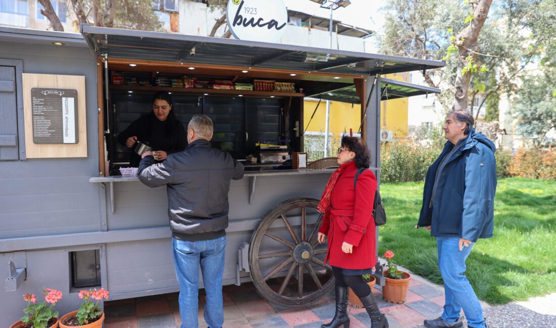 Buca Belediyesi’nin uygun fiyatlarla hizmet verdiği Buca1923 Fayton Kafe, vatandaşlardan