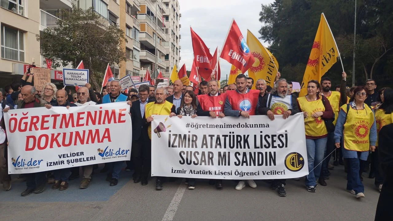 MEB’in ‘proje okul’ atamalarına yönelik tepkiler sürüyor. İzmir Atatürk Lisesi