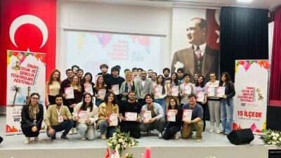 Tiyatro Ofisi ve Ege Tiyatrolar Birliği tarafından düzenlenen İzmir Çocuk