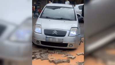 İzmir’in Bornova ilçesi Kazımdirik Mahallesi’nde, yoğun yağışlar nedeniyle altyapı bozuklukları