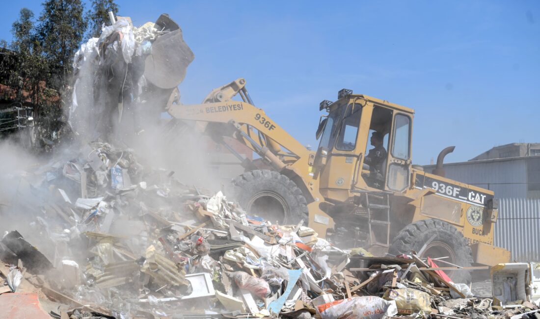 İzmir Büyükşehir Belediyesi ekipleri Buca’nın Seyhan Mahallesi’nde yer alan Milli