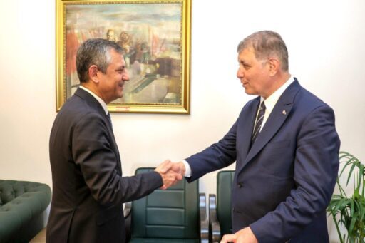 İzmir Büyükşehir Belediye Başkanı Dr. Cemil Tugay, Cumhuriyet Halk Partili