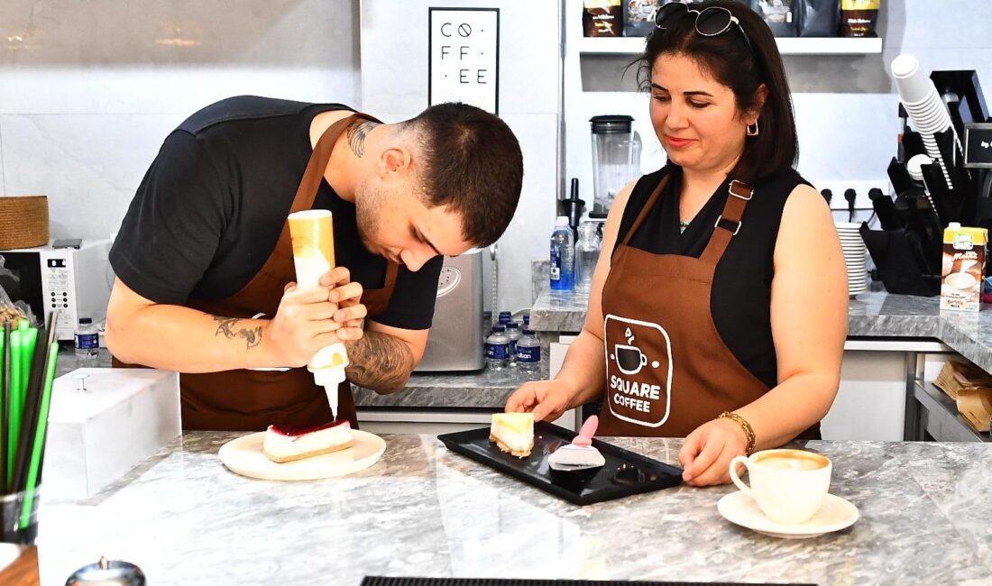 İzmir Büyükşehir Belediyesi Meslek Fabrikası, İzmirli kadınların geleceğine ışık tutuyor.