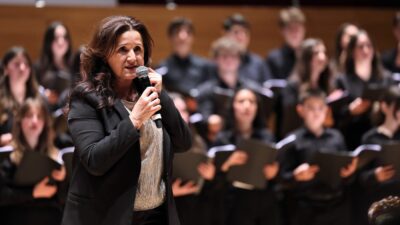 Tolga Taviş yönetimindeki İzmir Büyükşehir Belediyesi Ahmed Adnan Saygun Senfoni