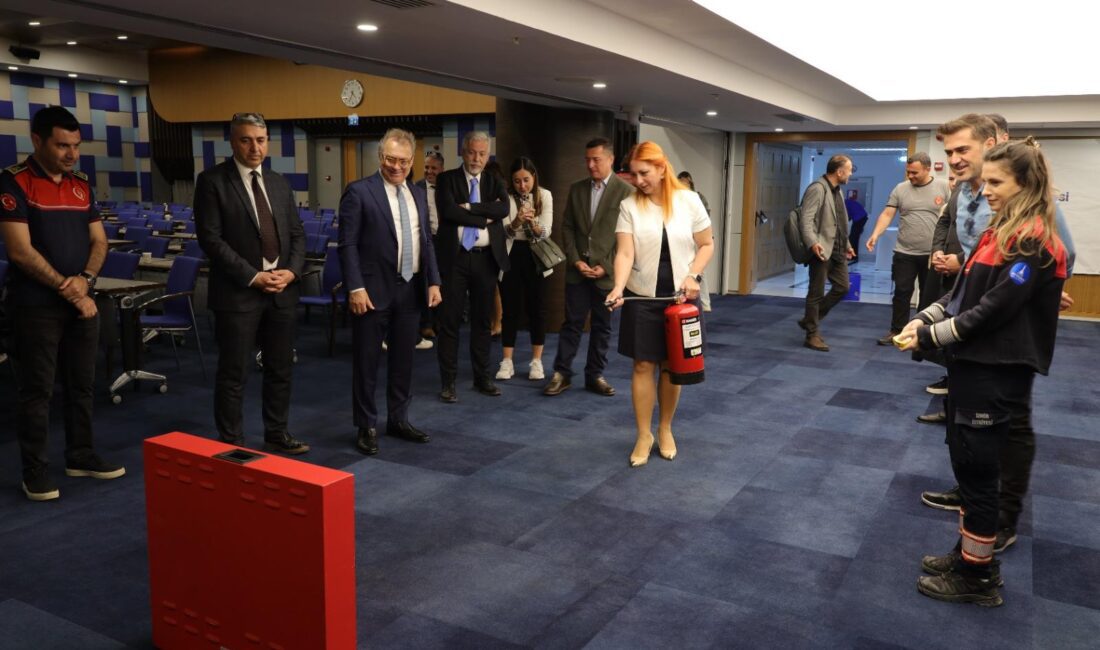 İzmir Büyükşehir Belediyesi, kentte faaliyet gösteren turizm işletmelerinin afet güvenliğini