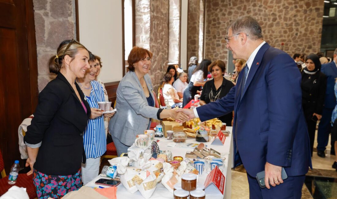 İzmir Büyükşehir Belediye Başkanı Dr. Cemil Tugay Kadın Erkek Fırsat