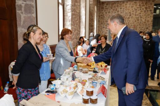 İzmir Büyükşehir Belediye Başkanı Dr. Cemil Tugay Kadın Erkek Fırsat