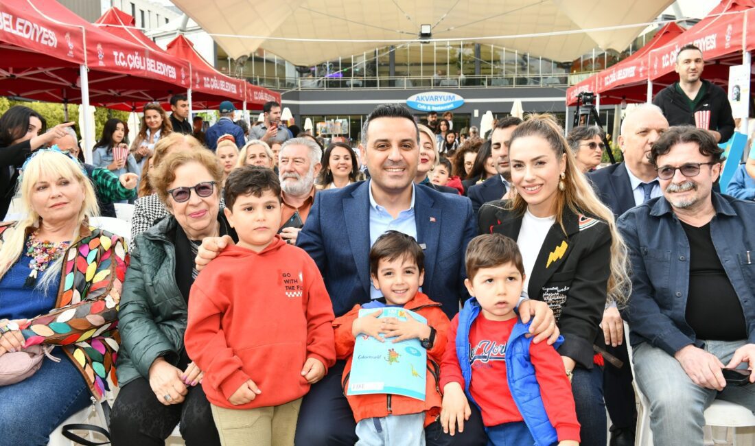 1. Çiğli Kitap Günleri Renkli Başlangıçla Kapılarını Açtı Çiğli Belediyesi tarafından bu yıl ilki düzenlenen “1. Çiğli Kitap