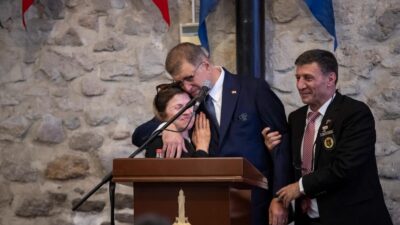 İzmir Büyükşehir Belediye Başkanı Dr. Cemil Tugay, Anneler Günü nedeniyle