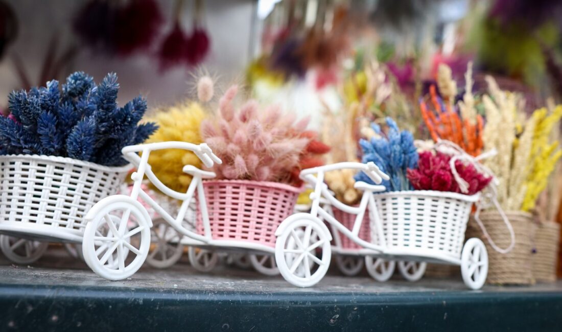 Bayındır 26. Uluslararası Çiçek Festivali’nin ilk günü geride kaldı. Bayındır Belediyesi