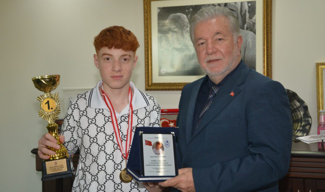 13 YAŞINDAKİ ÇIRAK USTALARINI GEÇTİ… İzmir Berberler Odası’nın düzenlediği 3. FADE KESİM YARIŞMASI'nda şampiyon Bozyaka’da