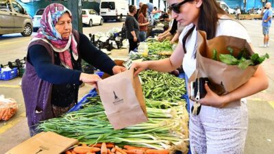 İzmir Büyükşehir Belediyesi’nin öncülüğünde kurulan ve sadece organik sertifikalı ürünlerin
