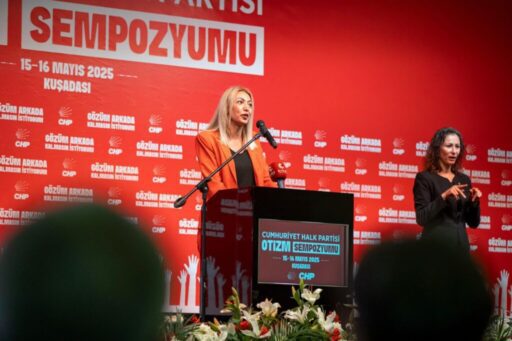 Kuşadası’nda düzenlenen Otizm Sempozyumu’nda konuşan Cumhuriyet Halk Partisi (CHP) Genel