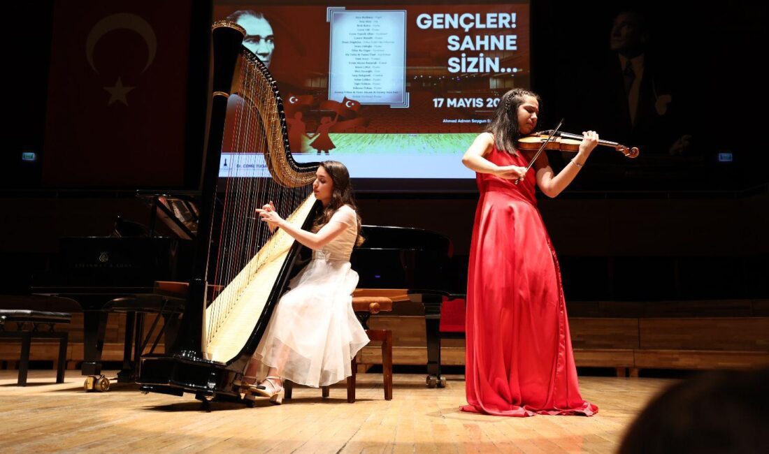 İzmir’in gençleri 19 Mayıs Atatürk’ü Anma Gençlik ve Spor Bayramı