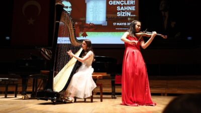 İzmir’in gençleri 19 Mayıs Atatürk’ü Anma Gençlik ve Spor Bayramı