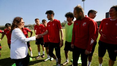 Karşıyaka Belediye Başkanı Yıldız Ünsal, İzmir’in en köklü spor kulübü