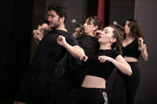 İzmir Büyükşehir Belediyesi İzmir Şehir Tiyatroları (İzBBŞT), evrensel bir oyun