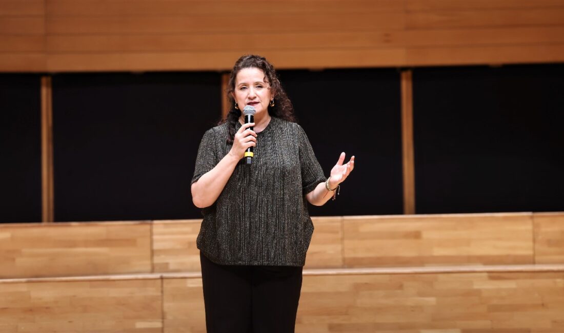 İzmir Uluslararası Çoksesli Korolar Festivali’nde muhteşem final İzmir Büyükşehir Belediyesi ve Türkiye Polifonik Korolar Derneği (TPKD) İzmir