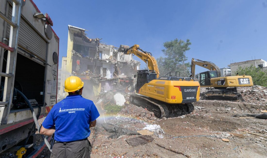 İzmir Büyükşehir Belediyesi Karşıyaka’da Kemal Baysak Bulvarı’nı İZBAN hattı üzerinden