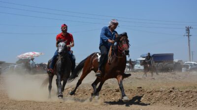 Türk kültüründe köklü bir geçmişe sahip olan rahvan at yarışları