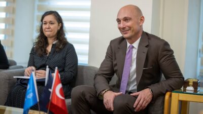 İzmir Büyükşehir Belediye Başkanı Dr. Cemil Tugay, UNICEF Türkiye Temsilcisi