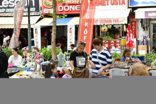 Çiğli Belediyesi, Anneler Günü’nü ilçede düzenlediği renkli ve anlamlı etkinliklerle