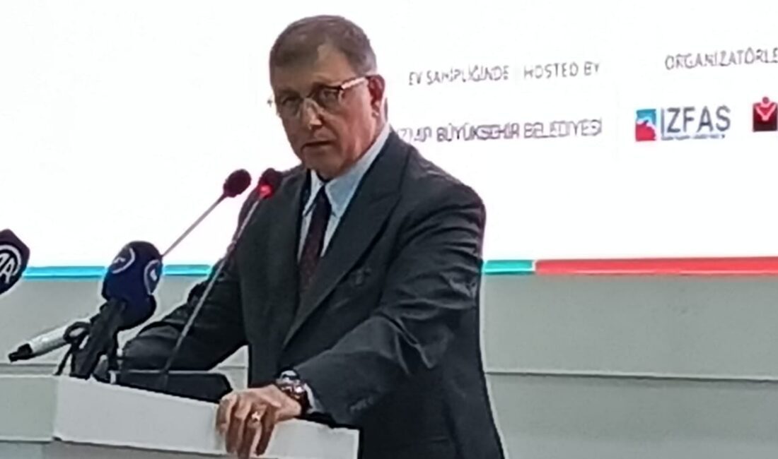 İzmir Büyükşehir Belediyesi’nde süren toplu iş sözleşmesi görüşmelerinin tıkanmasıyla başlayan