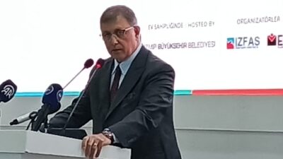 İzmir Büyükşehir Belediyesi’nde süren toplu iş sözleşmesi görüşmelerinin tıkanmasıyla başlayan