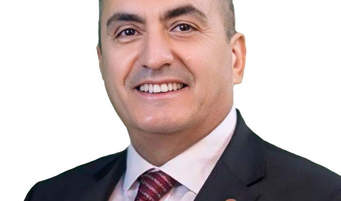 İnsanlık, özgür olduğunu sandığı bir çağda yaşadığını zannetse de, beynine