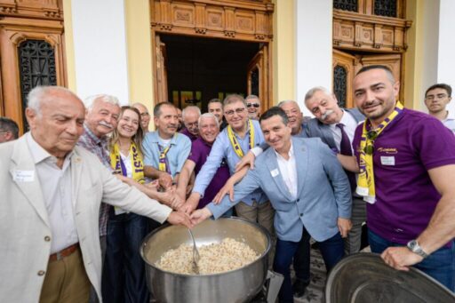 Cemil Tugay: Hepimizin İzmir'e borcu var