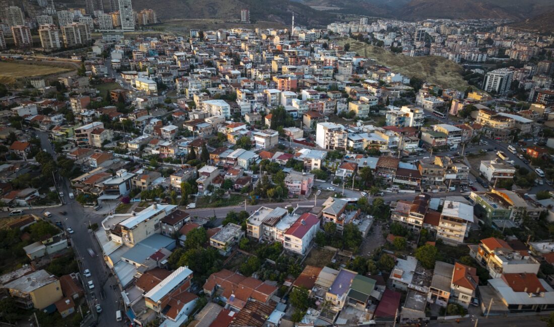 Karşıyaka Belediyesi, uzun yıllardır kentsel dönüşüm için imar planı revizyonu