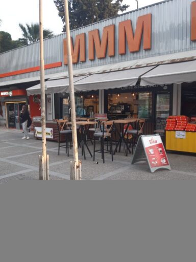 Buca Belediyesi’nde geçmişte üst düzey görevlerde bulunmuş ve halen belediye