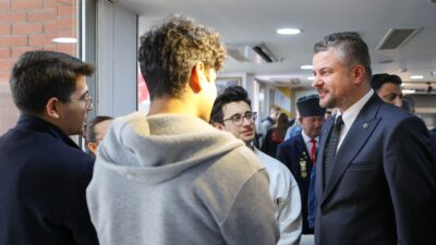 Eğitim kenti Buca’da yaşama geçirdikleri çalışmalarda gençlere pozitif ayrımcılık uyguladıklarını