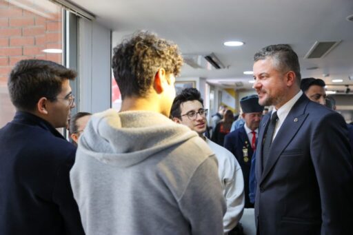 Eğitim kenti Buca’da yaşama geçirdikleri çalışmalarda gençlere pozitif ayrımcılık uyguladıklarını