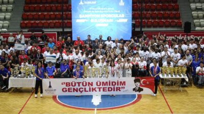 İzmir Büyükşehir Belediyesi Spor Kulübü, çeşitli yarışmalarda madalya kazanan ve