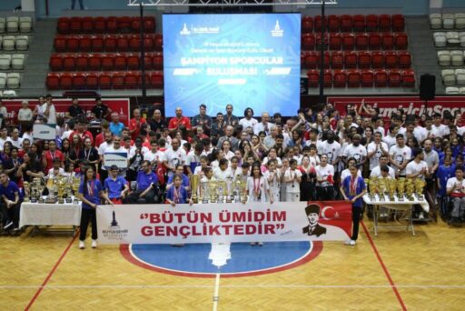 İzmir Büyükşehir Belediyesi Spor Kulübü, çeşitli yarışmalarda madalya kazanan ve