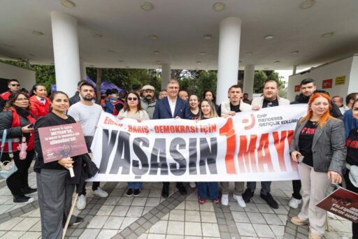 Emekçilerle beraber 1 Mayıs’ı kutlayan İzmir Büyükşehir Belediye Başkanı Dr.