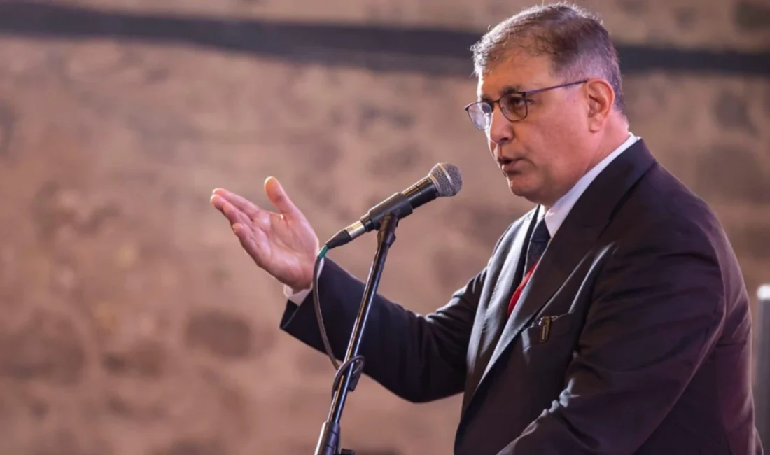 İzmir Büyükşehir Belediye Başkanı Cemil Tugay, CHP'nin olağanüstü kurultay süreci