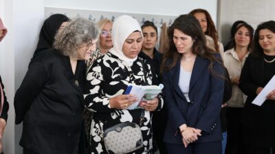 Çeşme Kent Enstitüsü çatısı altındaki Germiyan Kurs Merkezi’nde okuma yazma