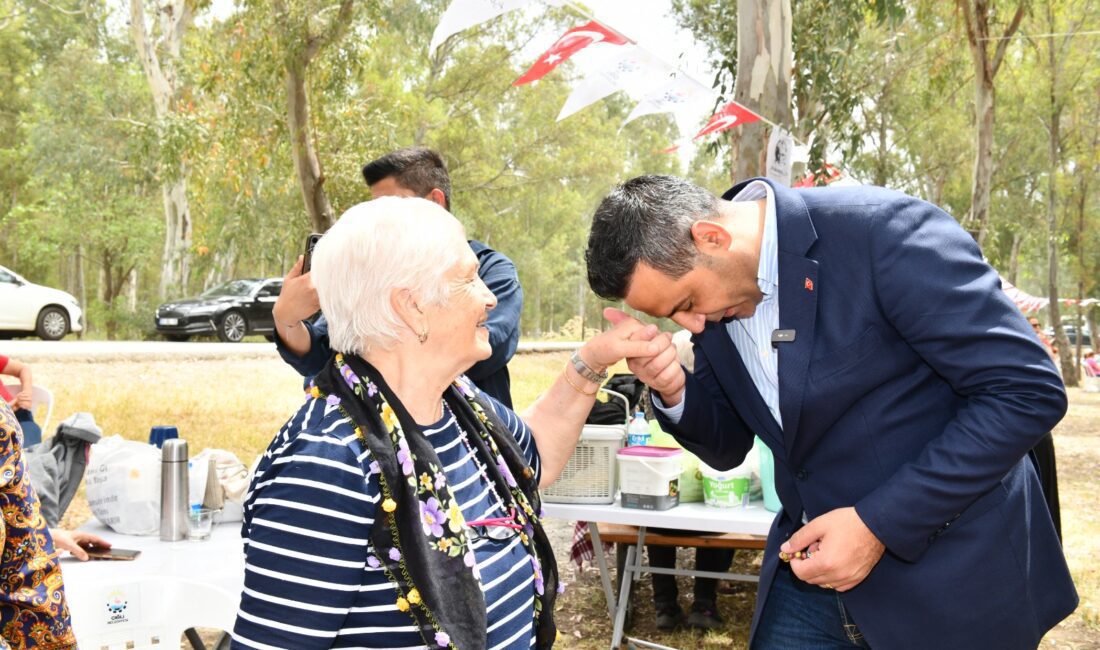 Çiğli Belediyesi’nden Anneler Günü’ne özel piknik Çiğli Belediyesi, Anneler Günü dolayısıyla anlamlı bir etkinliğe imza attı.