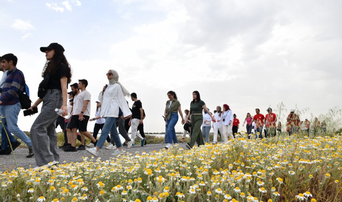 Çiğli'de Doğal güzelliğiyle İzmir’in simgelerinden biri olan İzmir Kuş Cenneti’nde