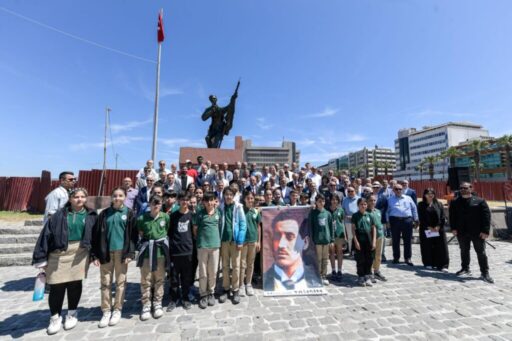 İzmir’in işgaline karşı ilk kurşunu sıkan gazeteci Hasan Tahsin, şehit