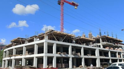 Menemen’de Doğanlar İnşaat’a verilen yüksek katlı inşaat ruhsatları tartışılıyor. Vatandaşlar,